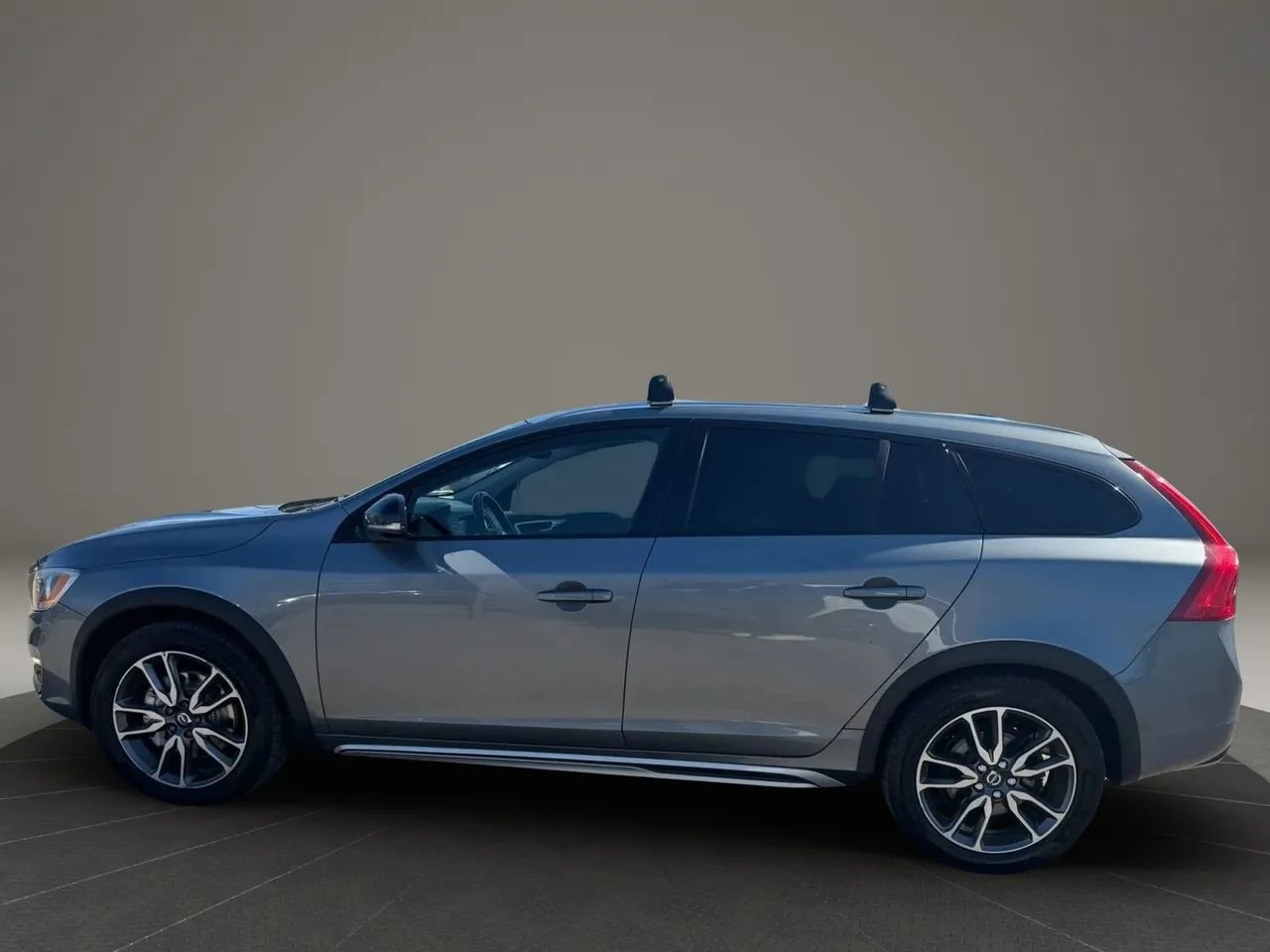 Used 2016 Volvo V60 T5 Cross Country w/ Protection Package image 8