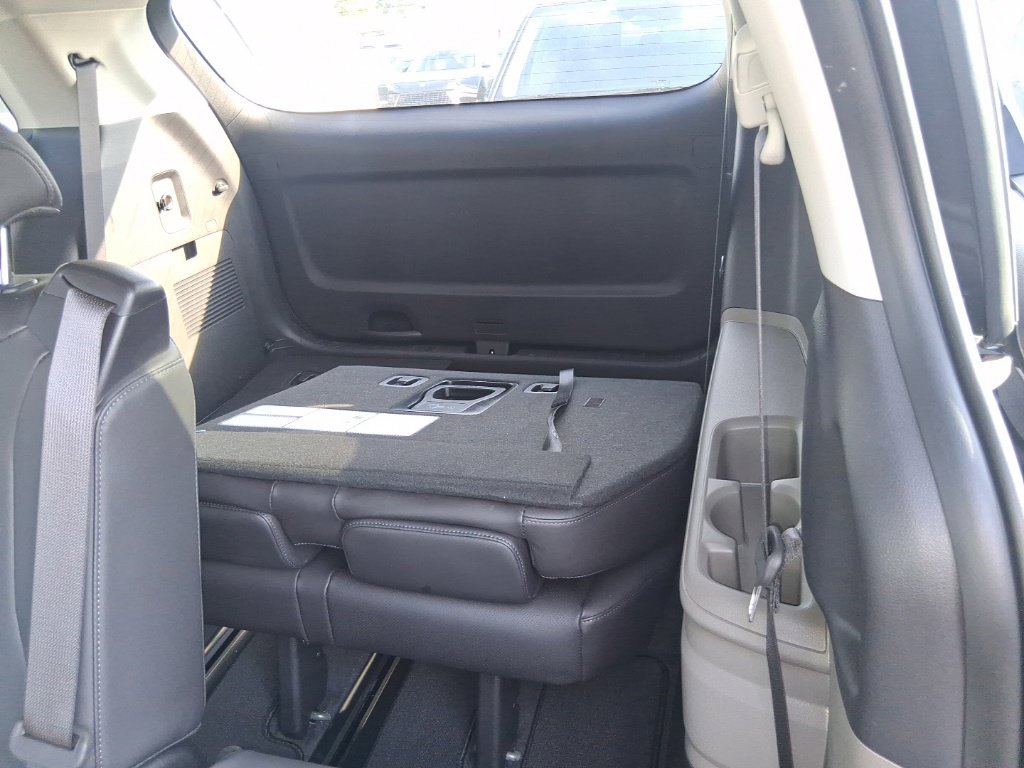 Certified 2026 Kia Carnival EX FWD image 16
