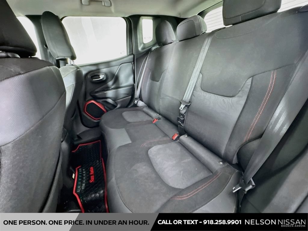 Used 2016 Jeep Renegade Trailhawk AWD/4WD image 23