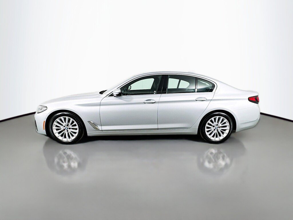 Used 2021 BMW 530i xDrive w/ Convenience Package AWD/4WD image 2