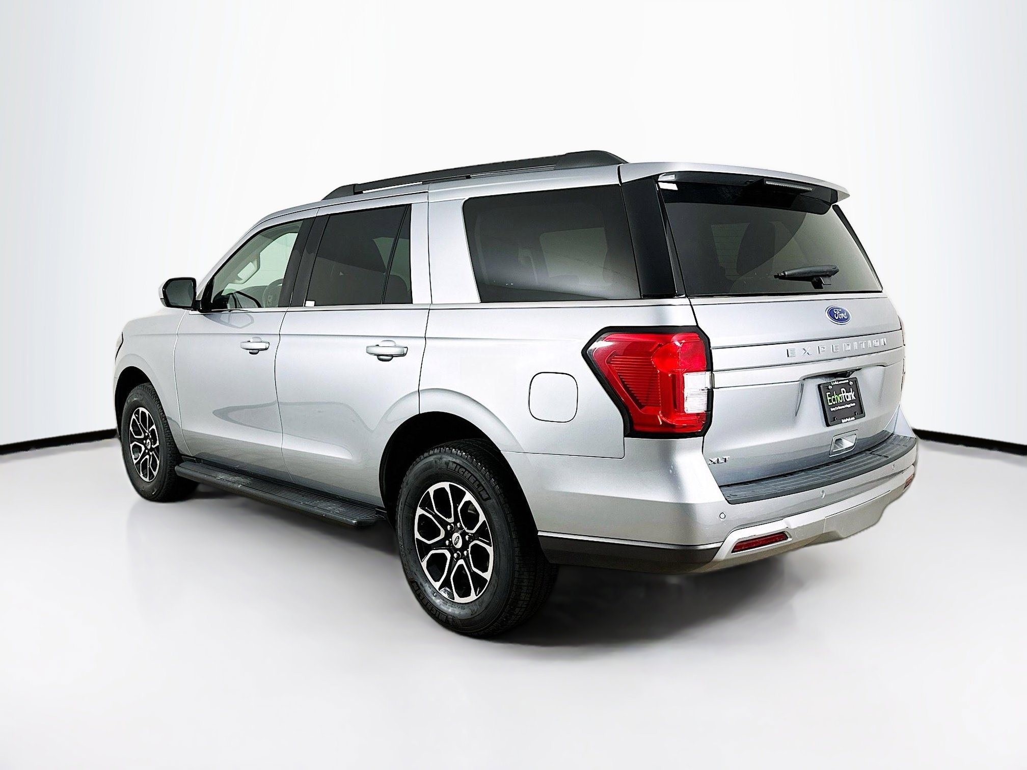Used 2024 Ford Expedition XLT image 5
