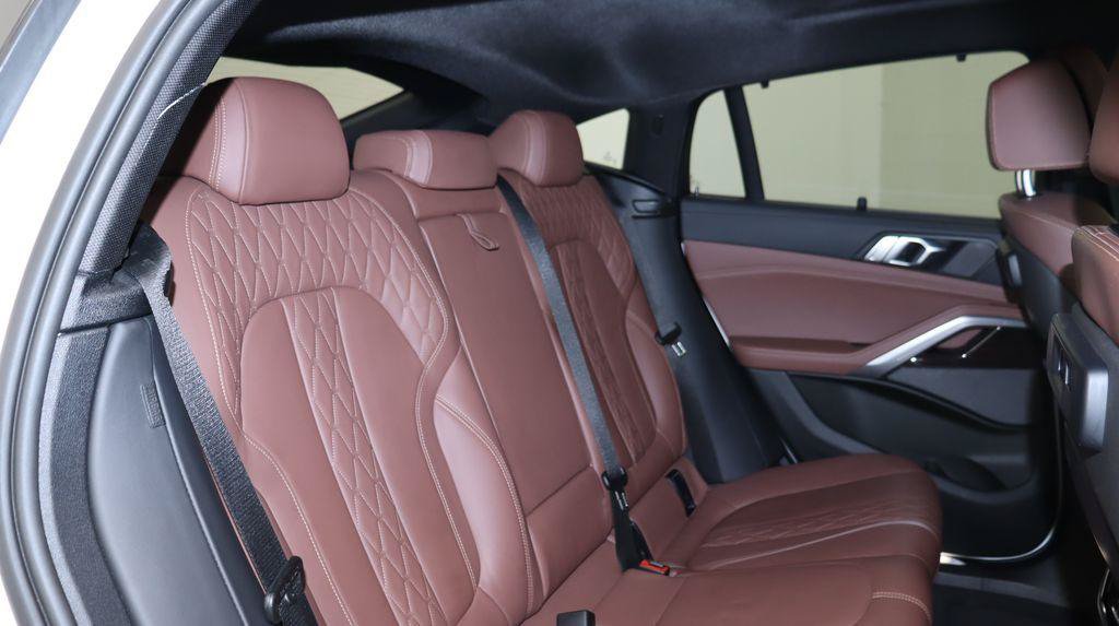 Used 2021 BMW X6 xDrive40i w/ Executive Package AWD/4WD image 24