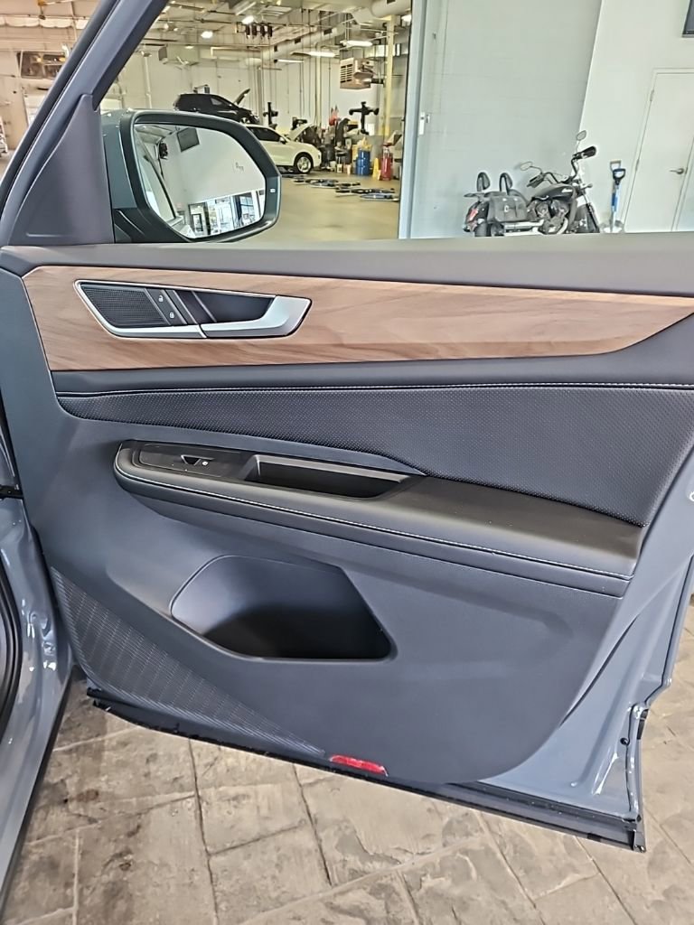 New 2026 Volkswagen Atlas SE image 11