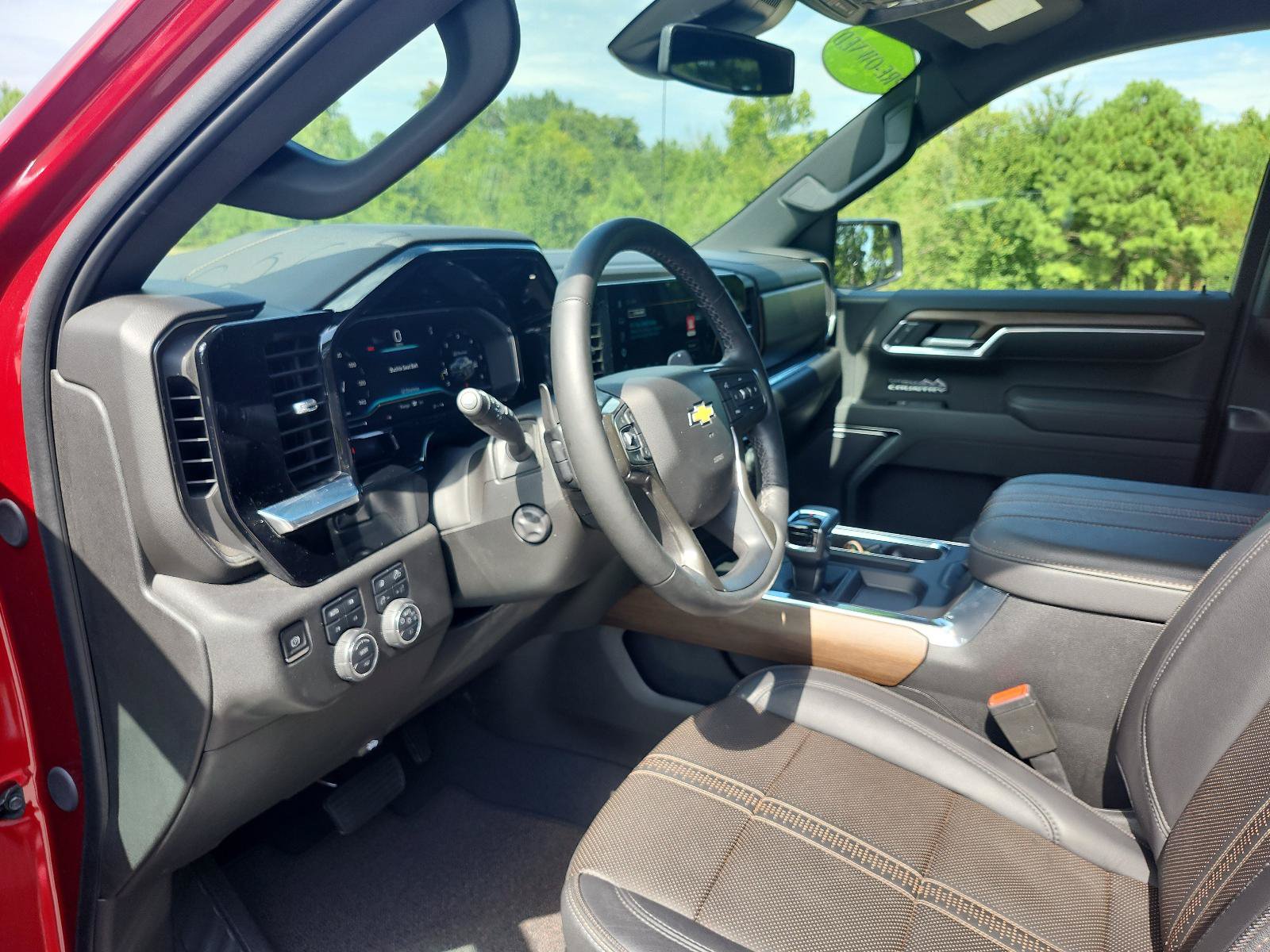 Used 2025 Chevrolet Silverado 1500 High Country AWD/4WD image 15