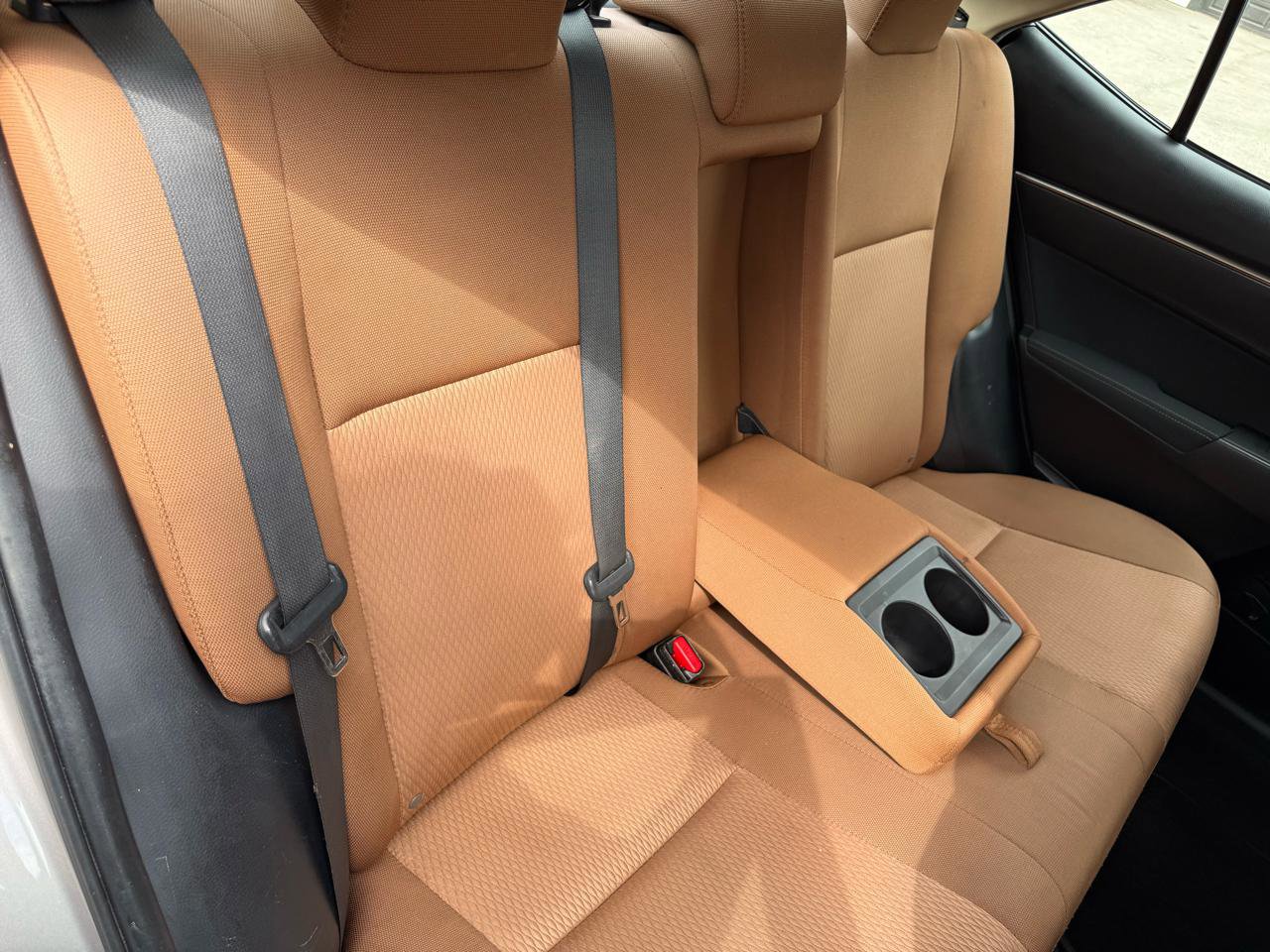 Used 2015 Toyota Corolla LE image 8