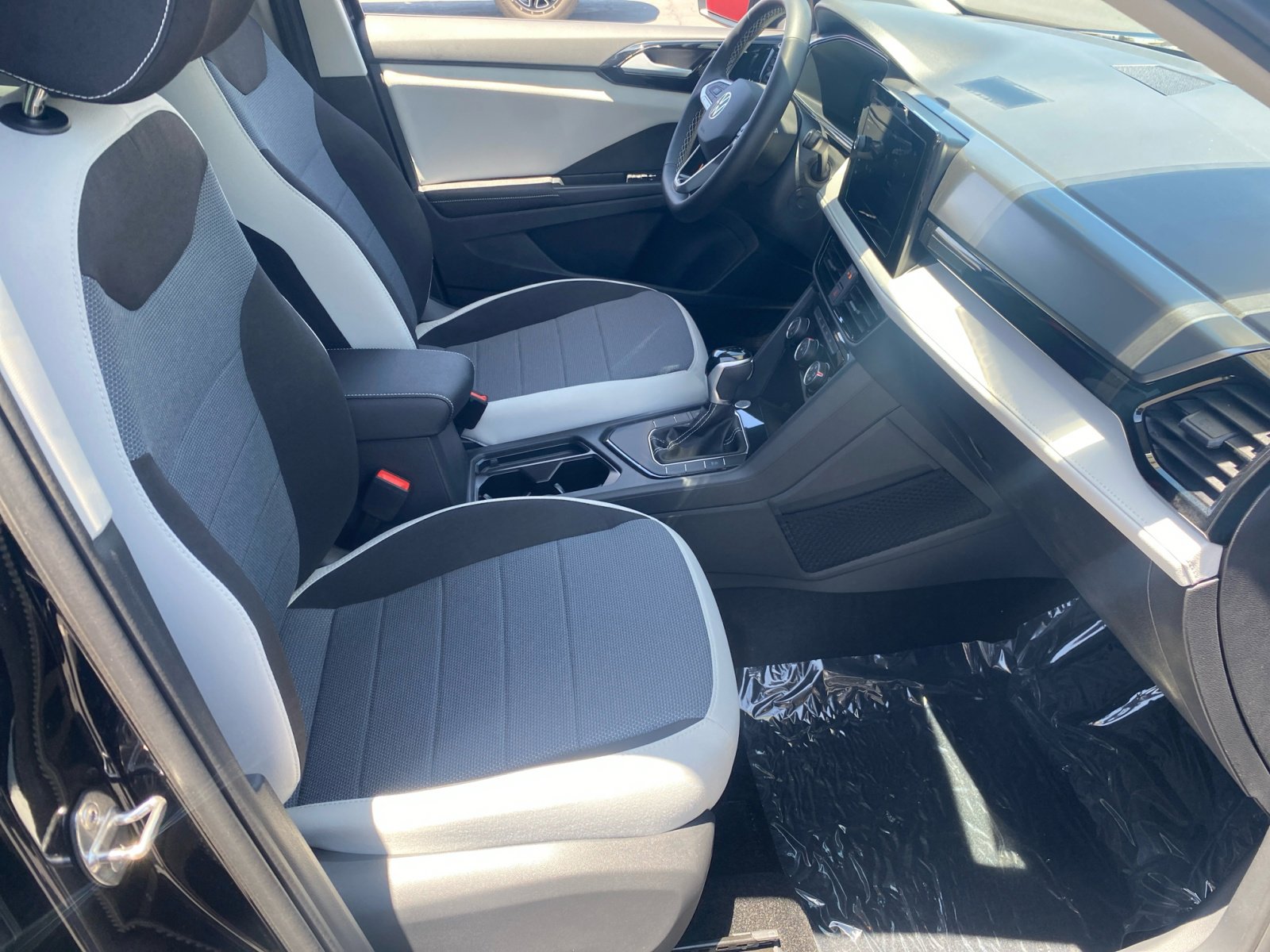 New 2025 Volkswagen Taos S image 18