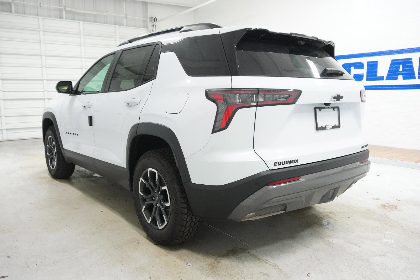 New 2026 Chevrolet Equinox ACTIV w/ Convenience Package III image 11