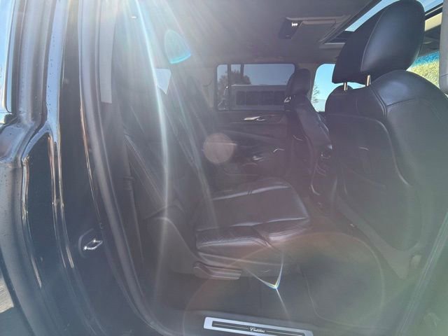 Used 2019 Cadillac Escalade ESV Luxury image 15