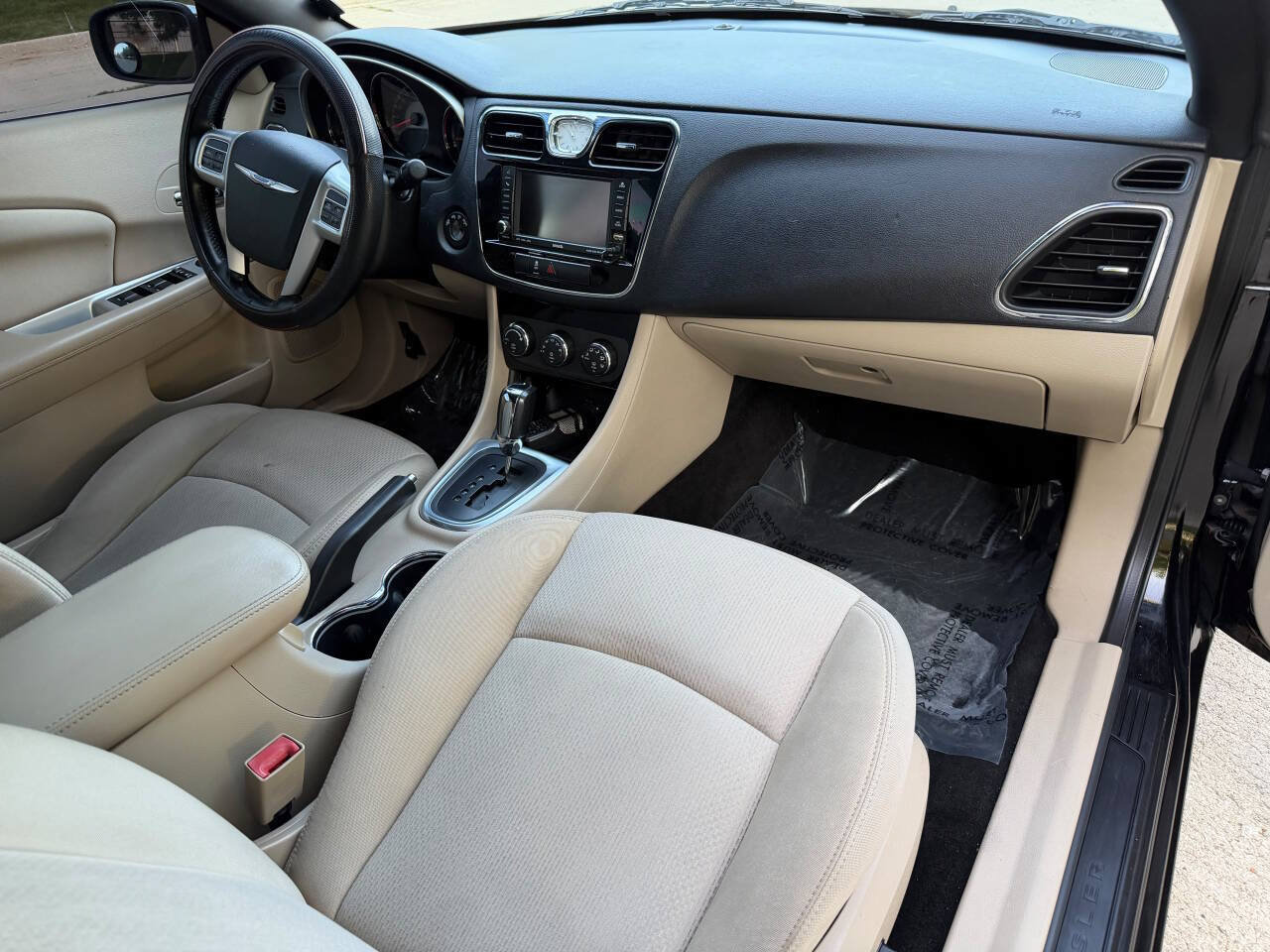 Used 2011 Chrysler 200 Touring FWD image 6