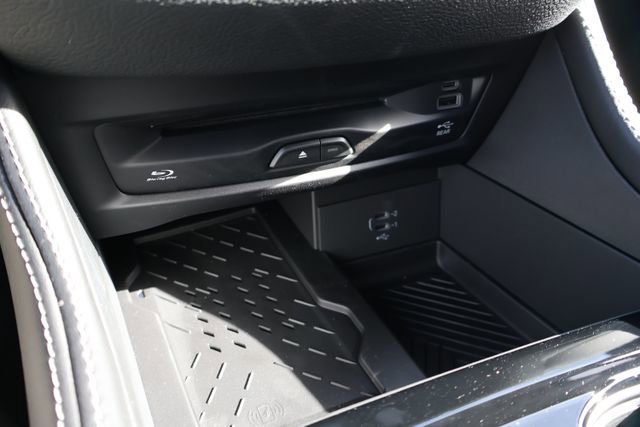 New 2026 Chrysler Pacifica Limited w/ Uconnect Theater Family Group FWD image 20