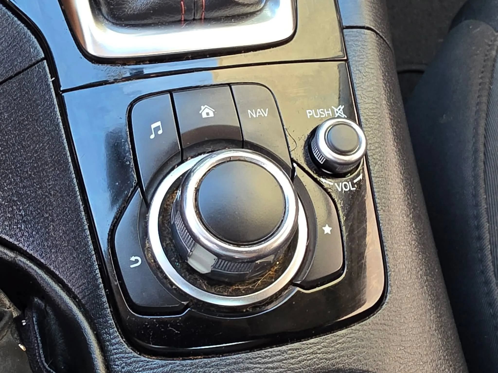 Used 2014 MAZDA MAZDA3 i Touring w/ Technology Package FWD image 25