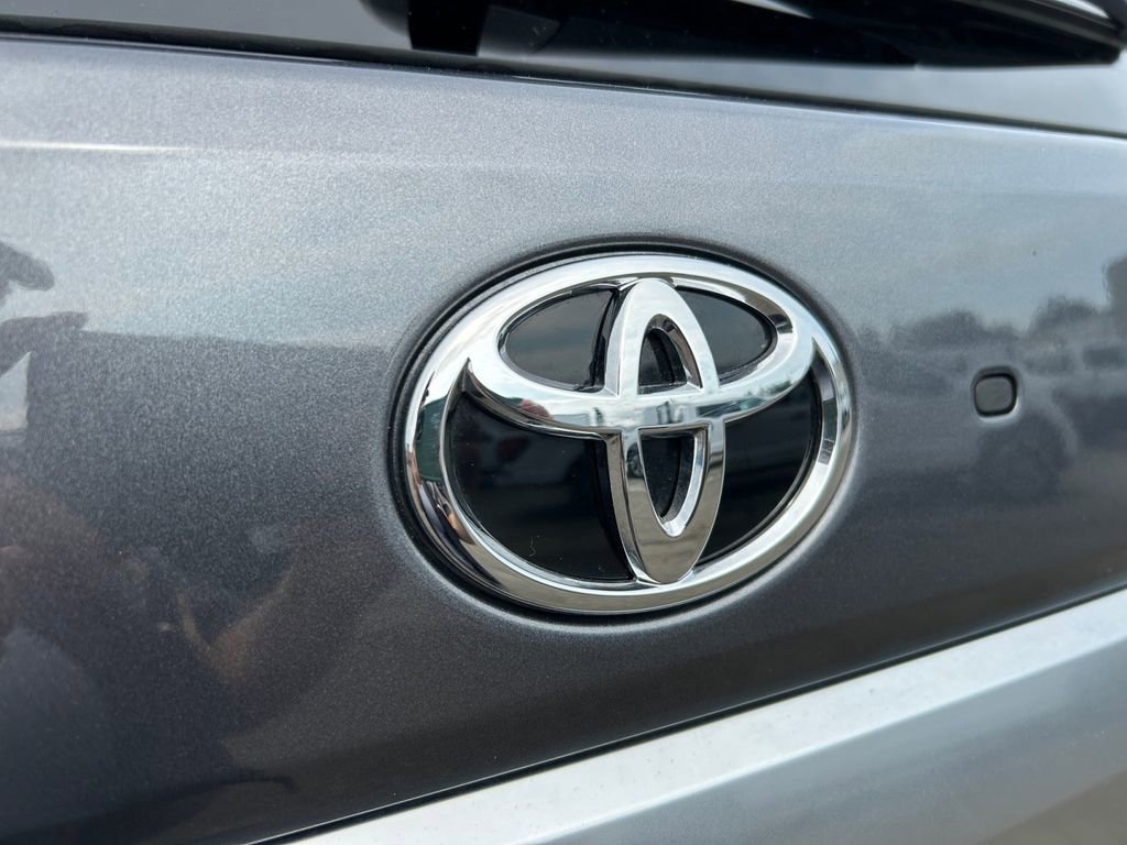 Used 2025 Toyota Sequoia Capstone image 31