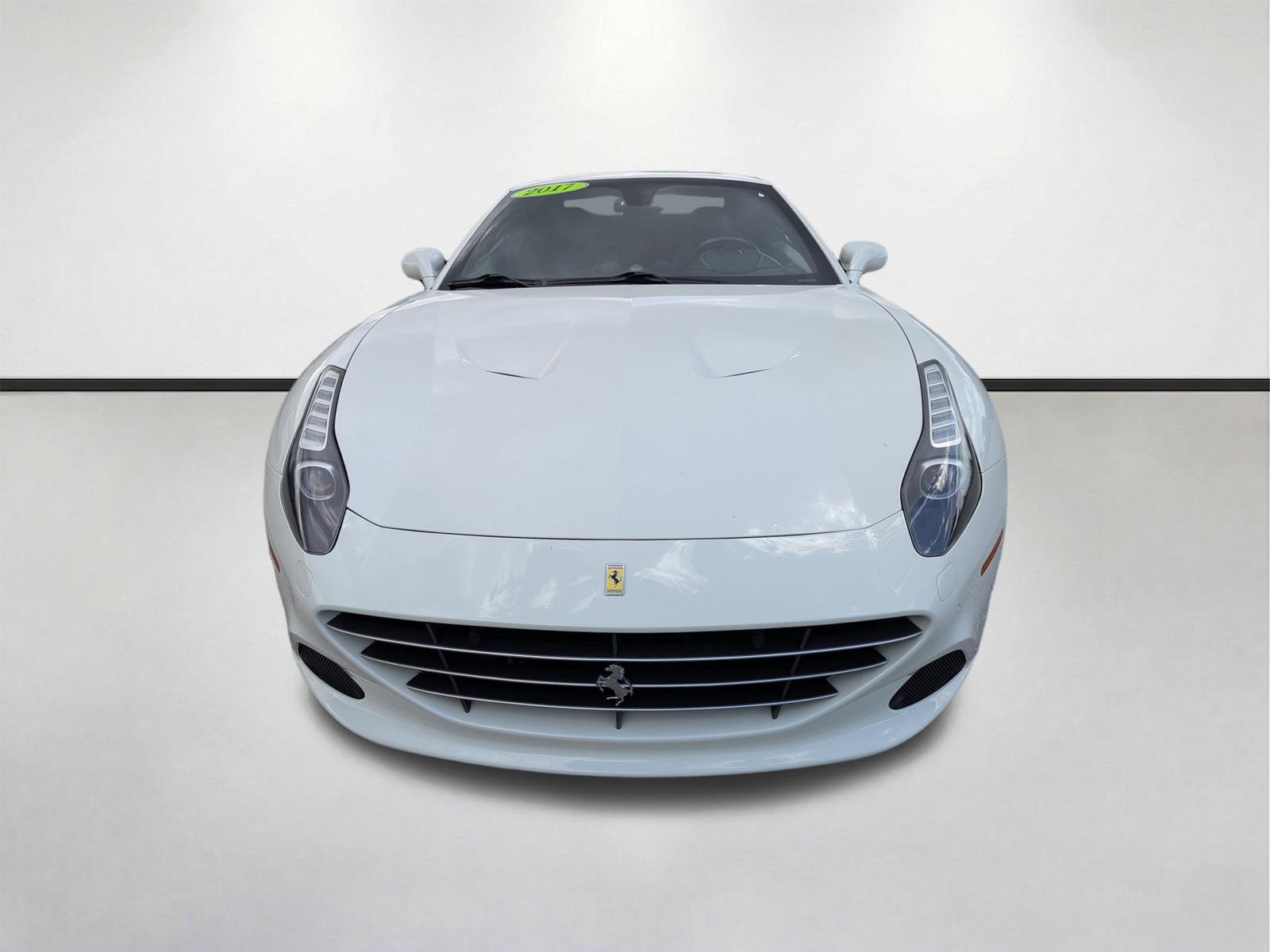 Used 2017 Ferrari California T image 9
