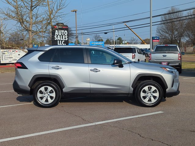 Used 2025 Toyota RAV4 LE image 4