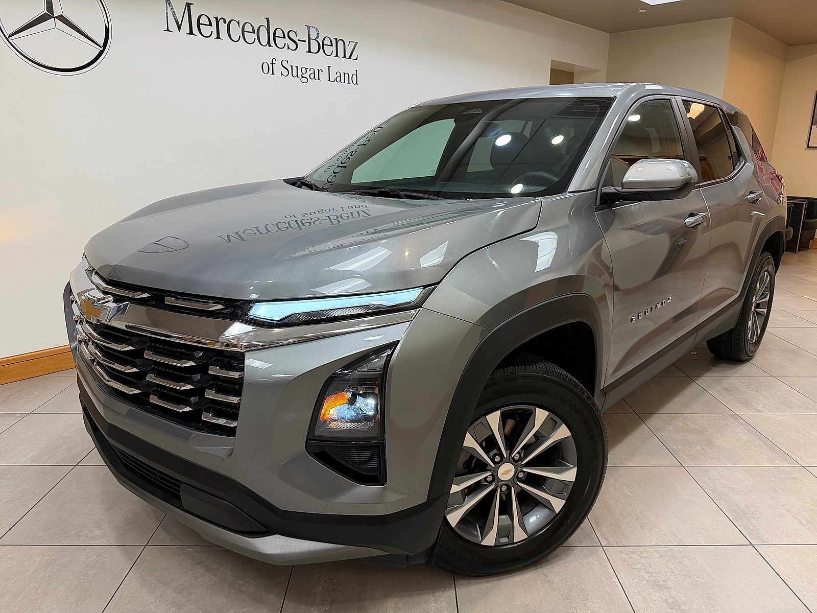 Used 2026 Chevrolet Equinox LT FWD image 1