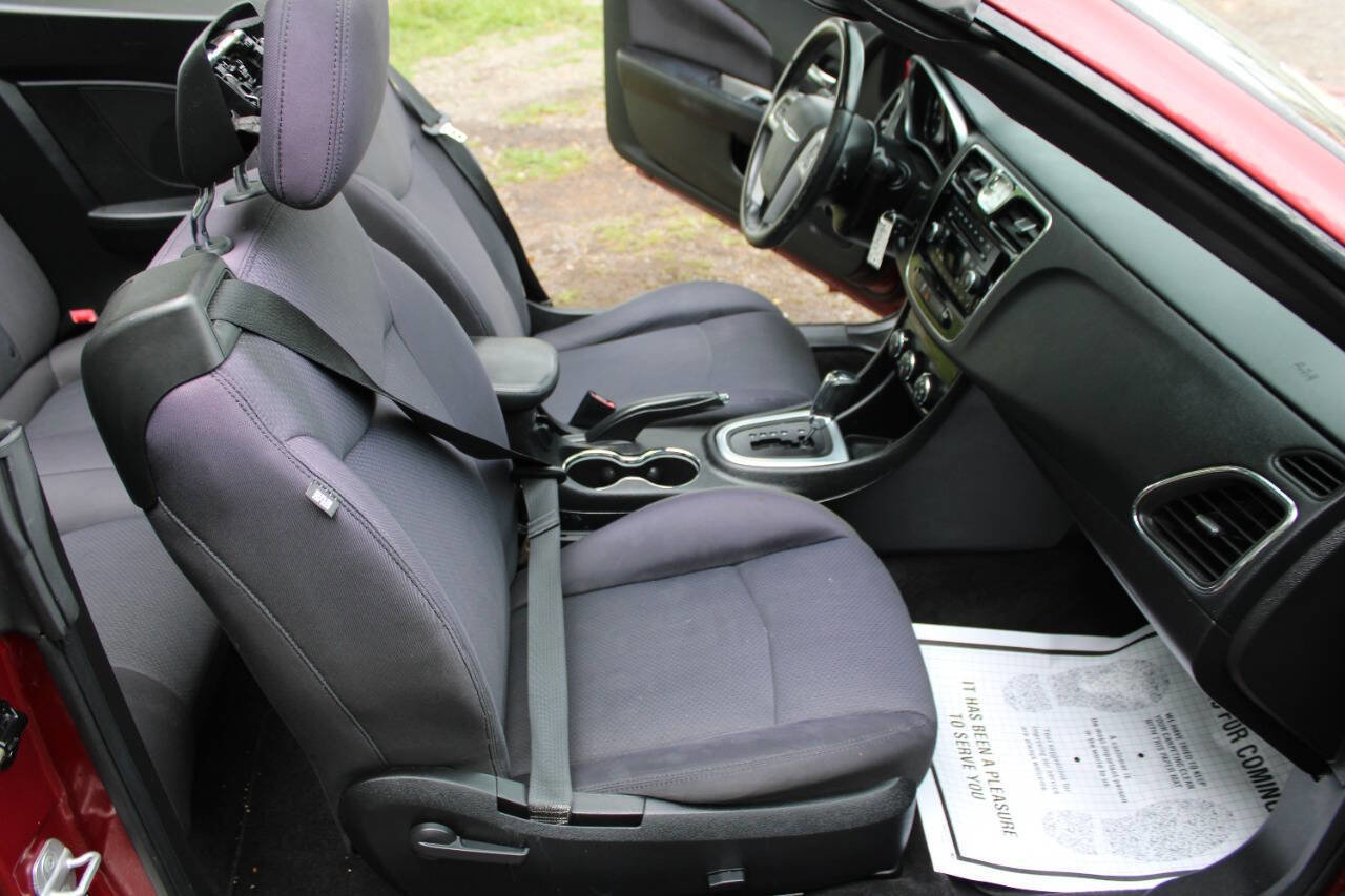 Used 2013 Chrysler 200 Touring image 28