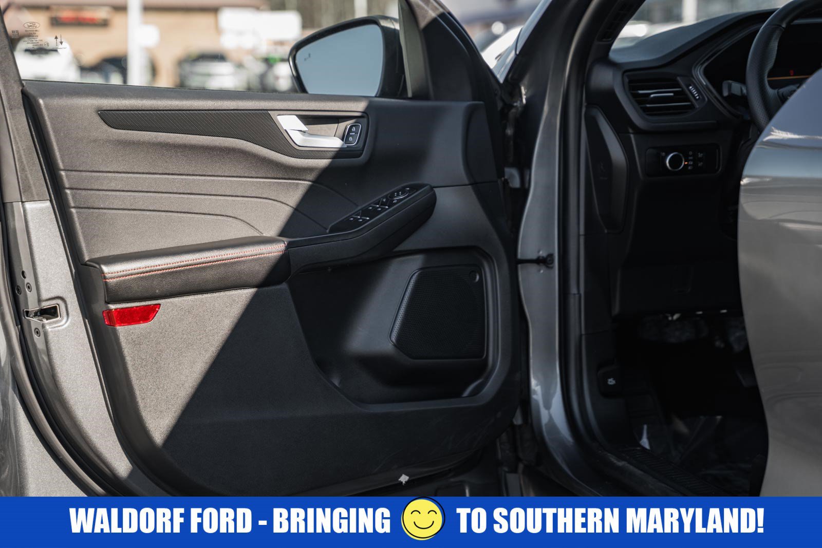 Used 2025 Ford Escape ST-Line image 40