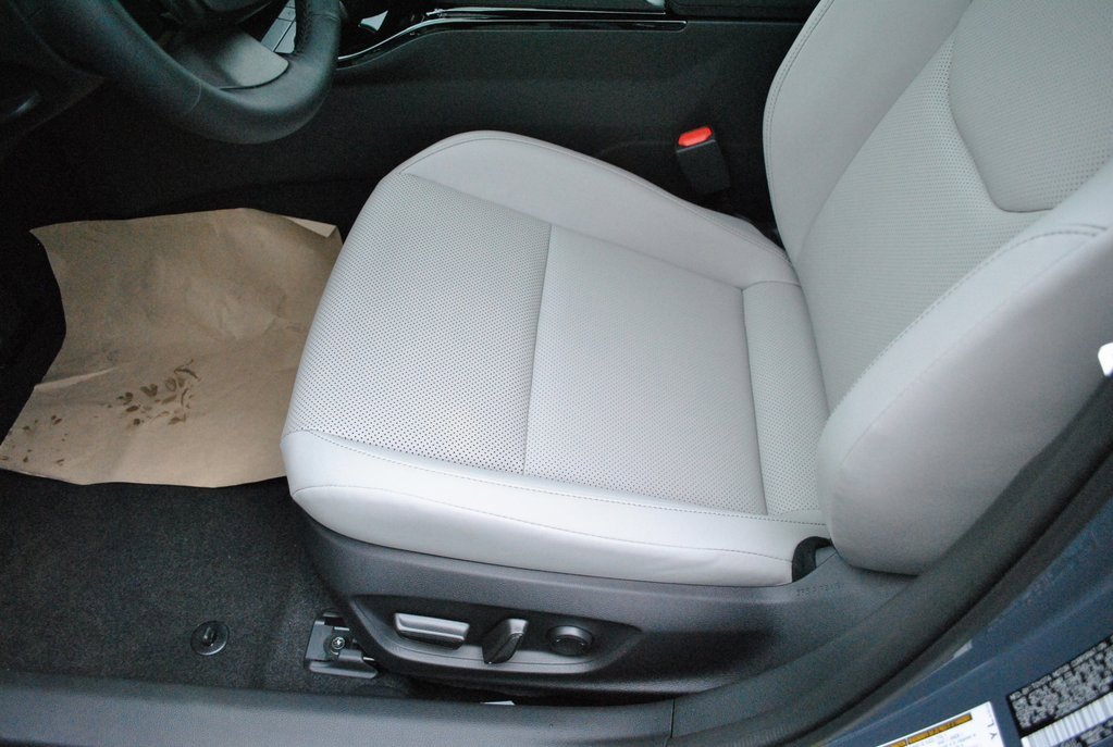 New 2026 Toyota Prius XLE image 6