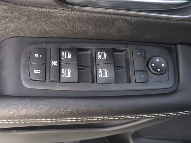New 2026 Chrysler Pacifica Select FWD image 25