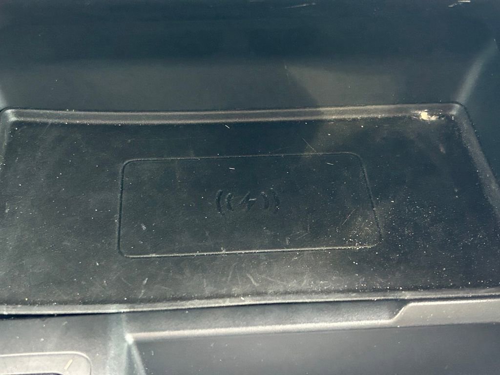 Used 2024 Land Rover Range Rover Evoque Dynamic SE image 31