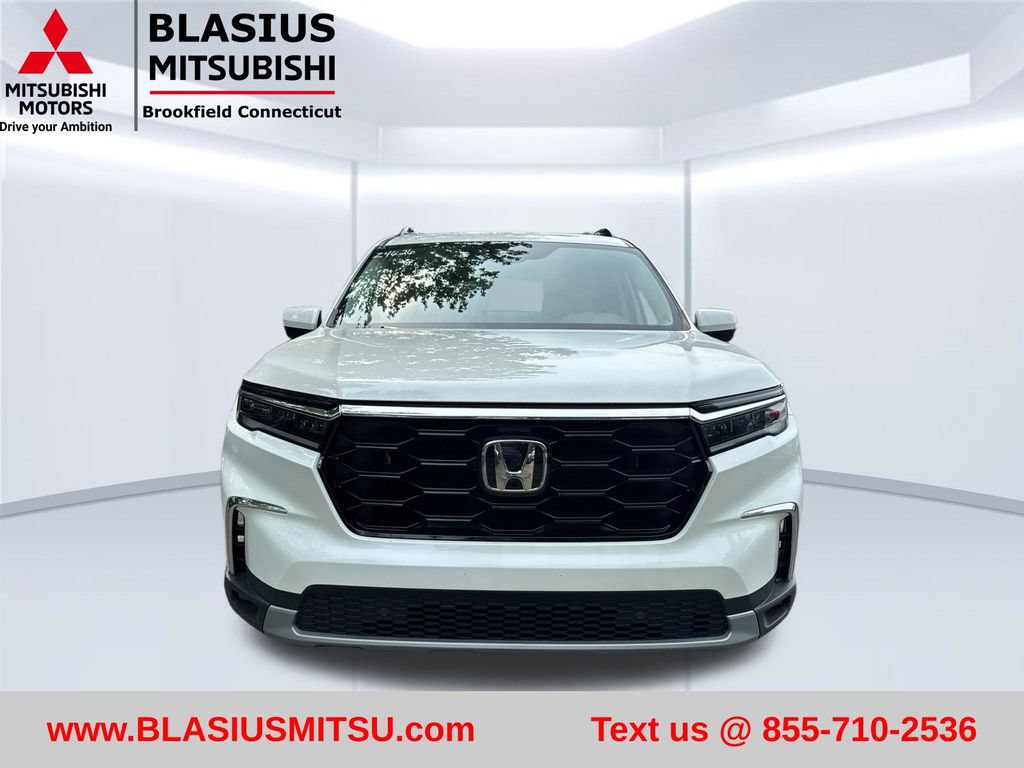 Used 2023 Honda Pilot Touring image 1