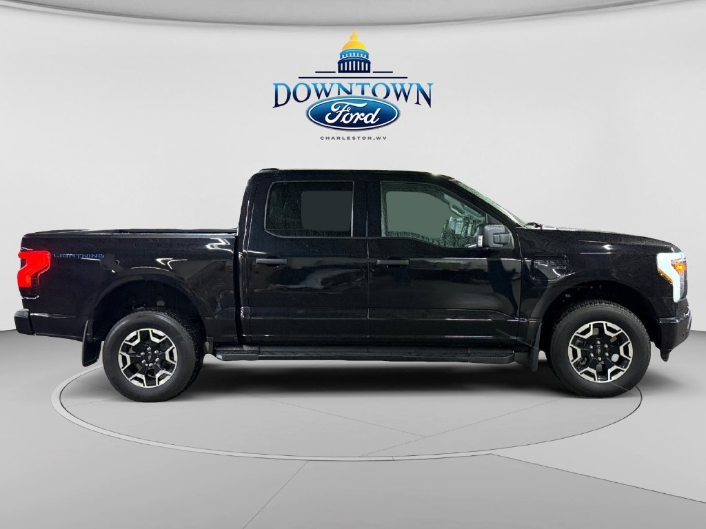 Used 2023 Ford F150 Lightning XLT AWD/4WD image 2