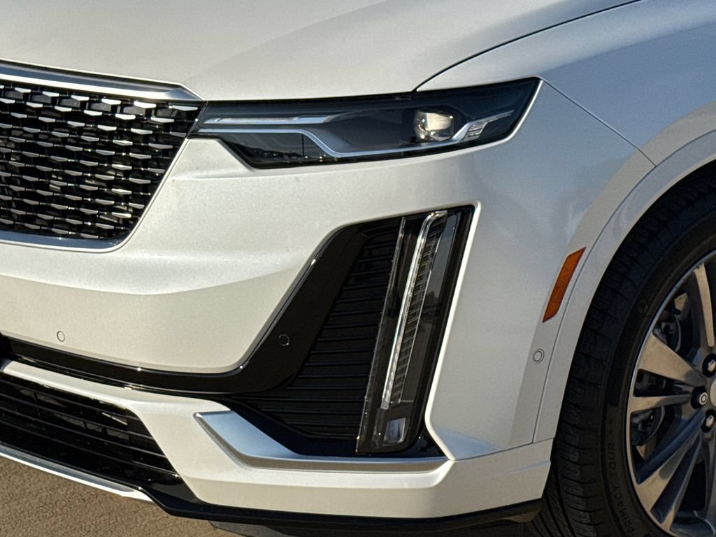Used 2024 Cadillac XT6 Premium Luxury w/ Technology Package FWD image 4