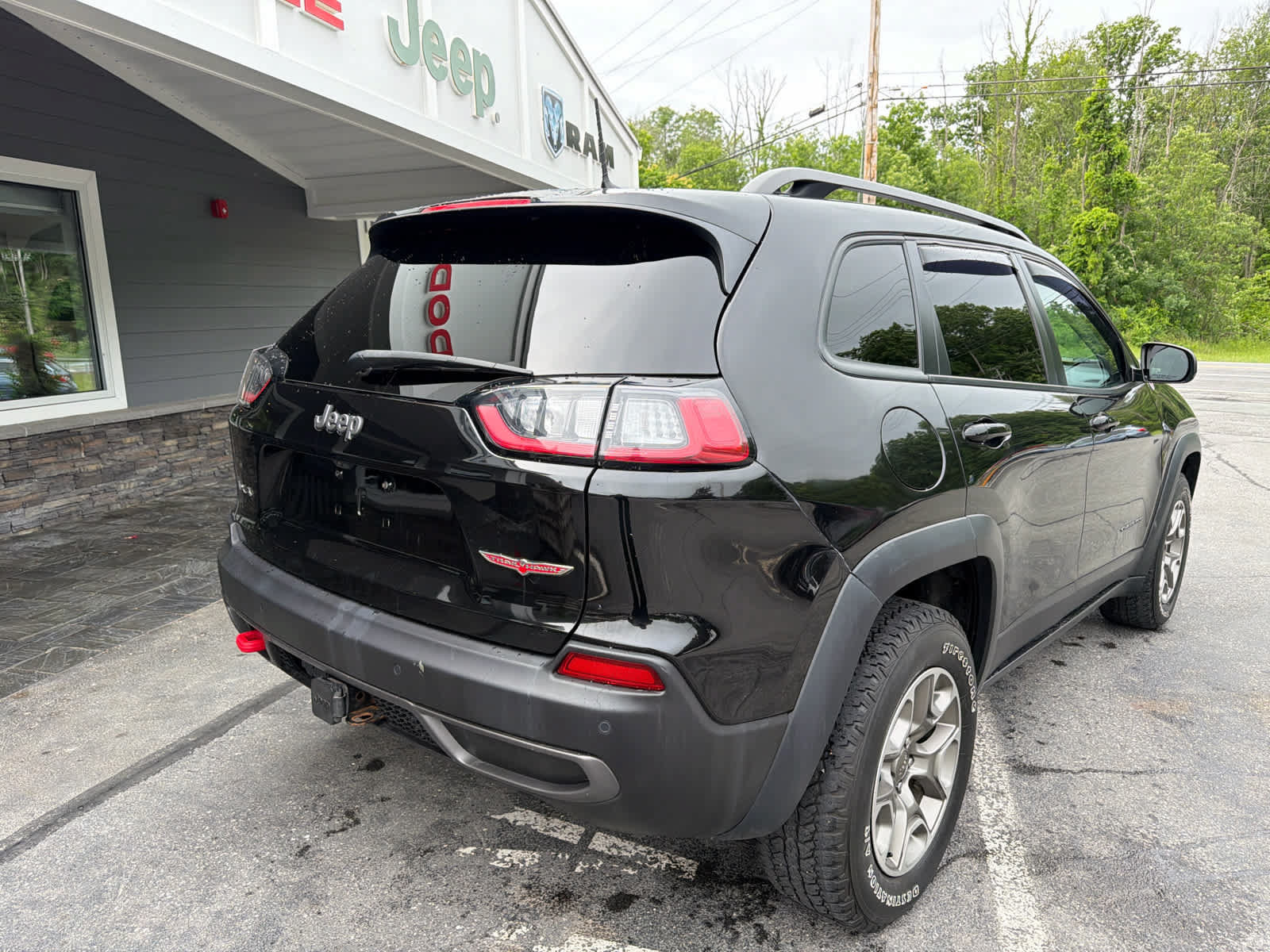 Used 2021 Jeep Cherokee Trailhawk w/ Sun, Sound & Nav Group AWD/4WD image 8