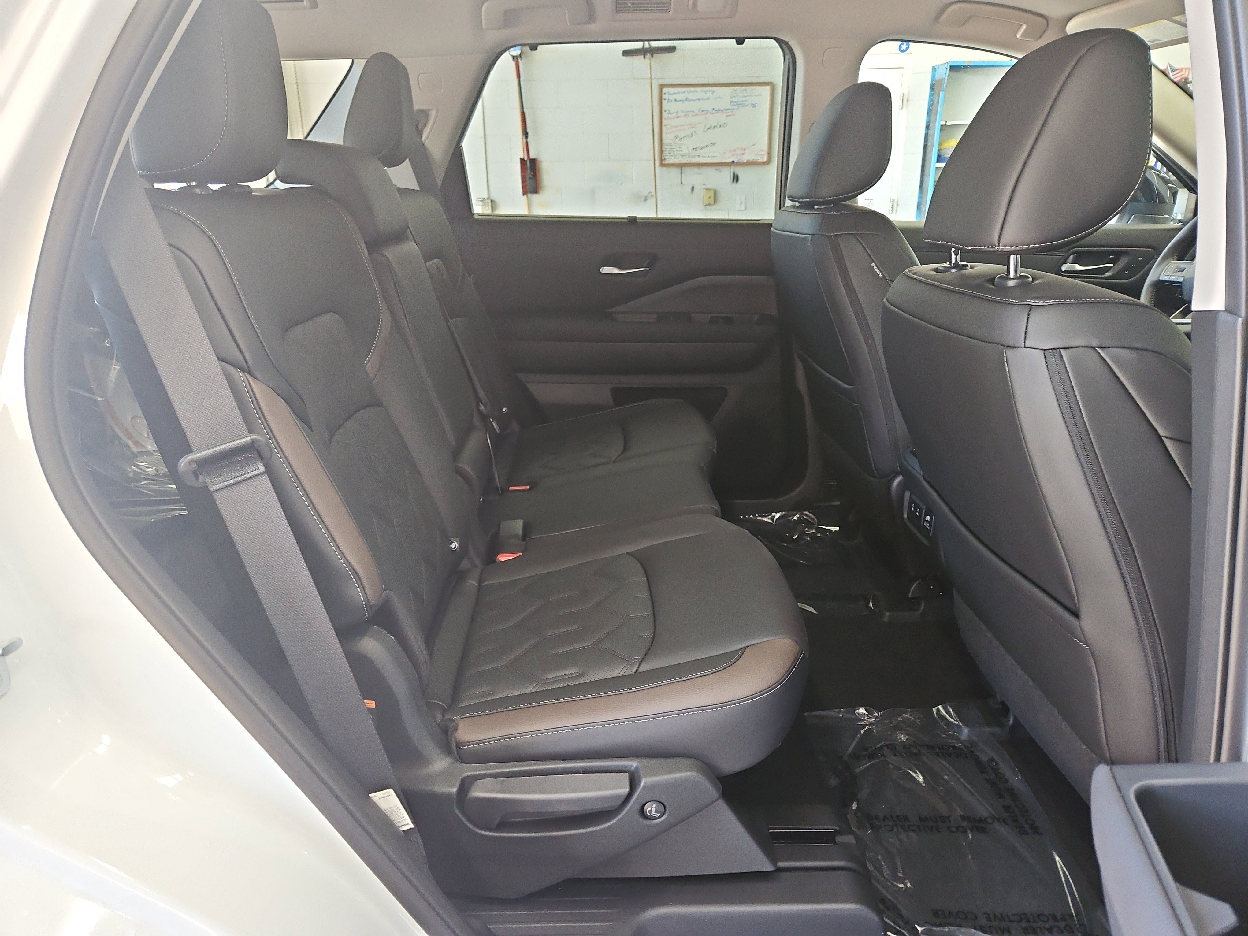 New 2026 Nissan Pathfinder Platinum AWD/4WD image 10