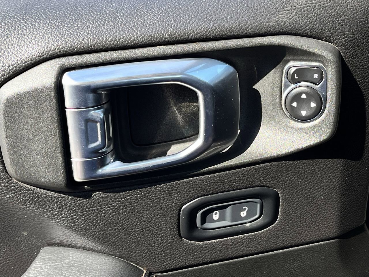 Used 2023 Jeep Wrangler Unlimited Rubicon 392 image 21