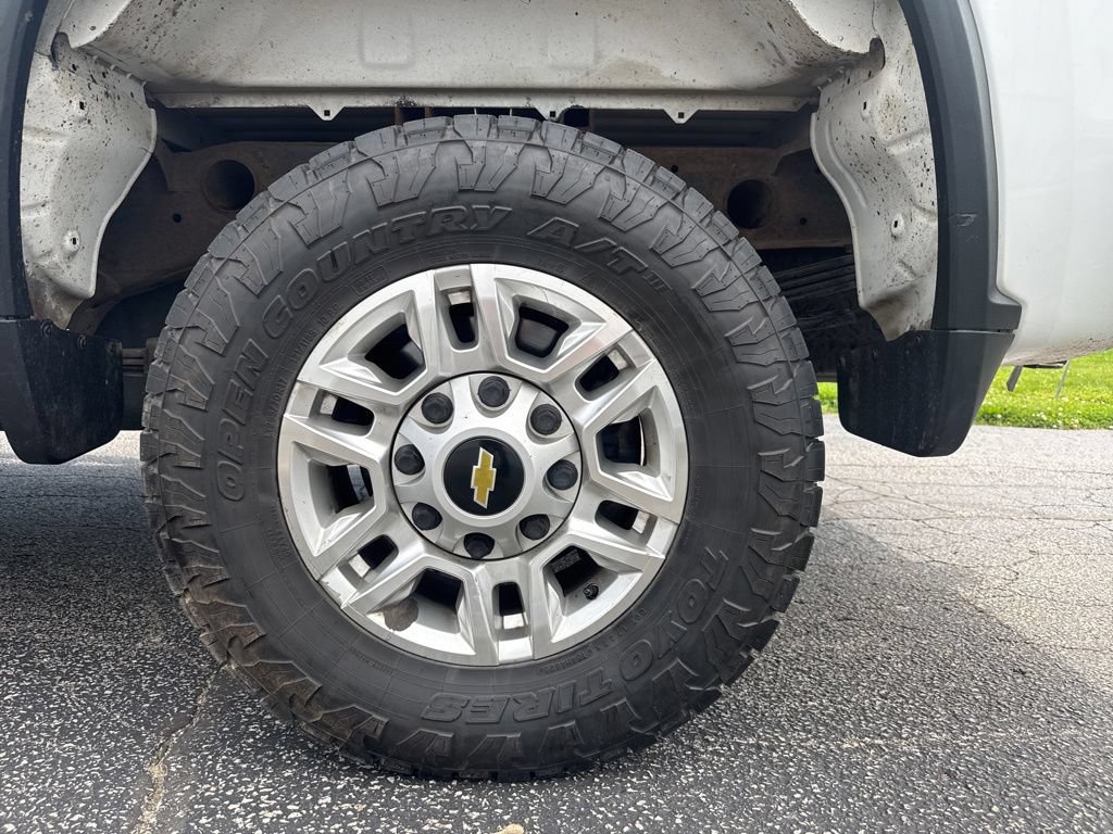 Used 2020 Chevrolet Silverado 2500 LT AWD/4WD image 11