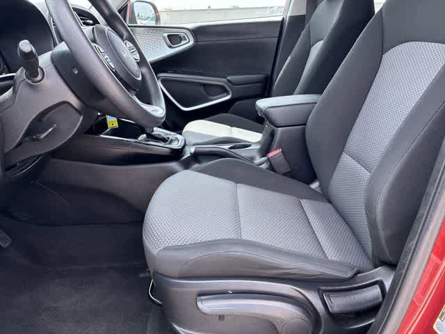 Used 2024 Kia Soul LX w/ Option Group 015 FWD image 18