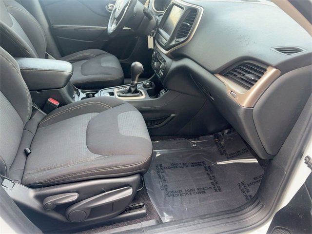 Used 2016 Jeep Cherokee Latitude w/ Cold Weather Group image 31