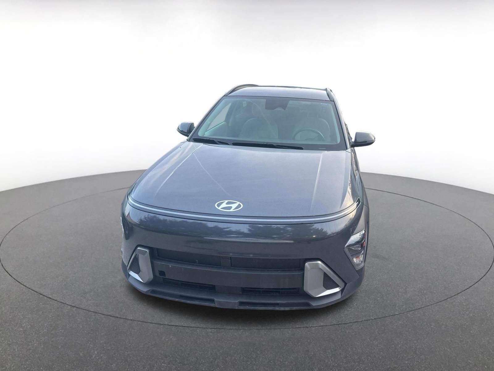 Used 2025 Hyundai Kona SEL image 2