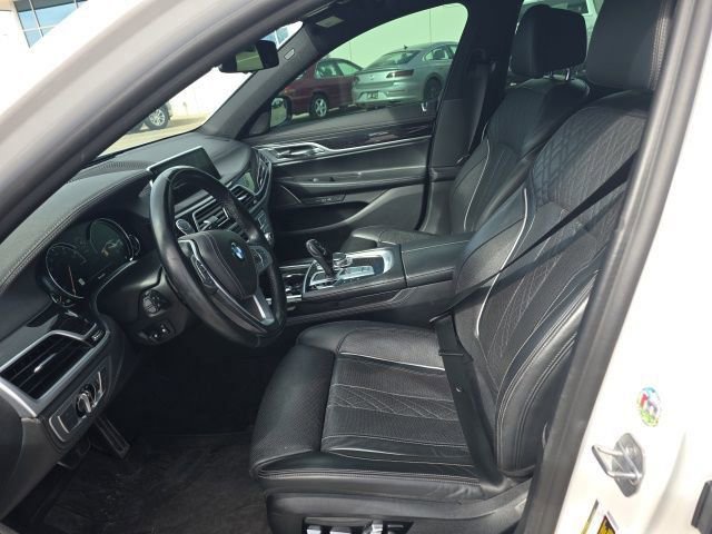 Used 2019 BMW 750i xDrive 750i xDrive w/ M Sport Package image 13