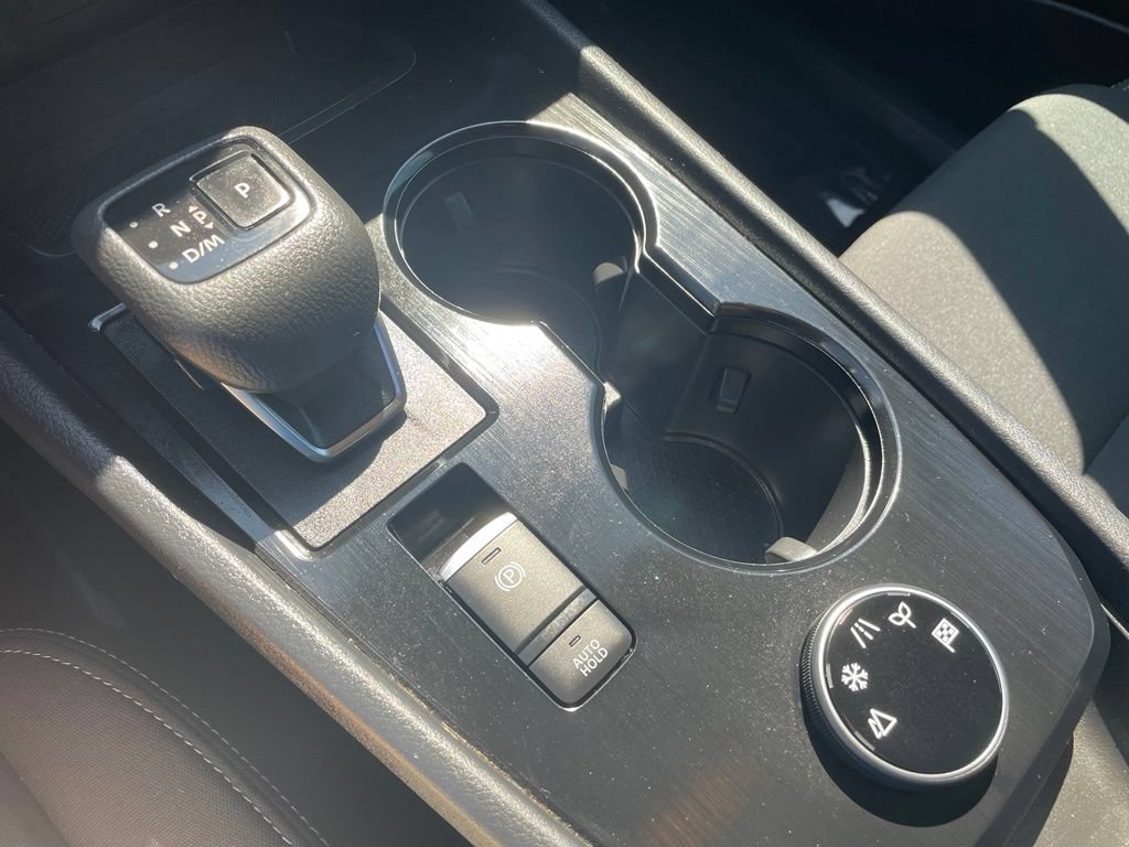 Used 2023 Nissan Rogue S AWD/4WD image 23