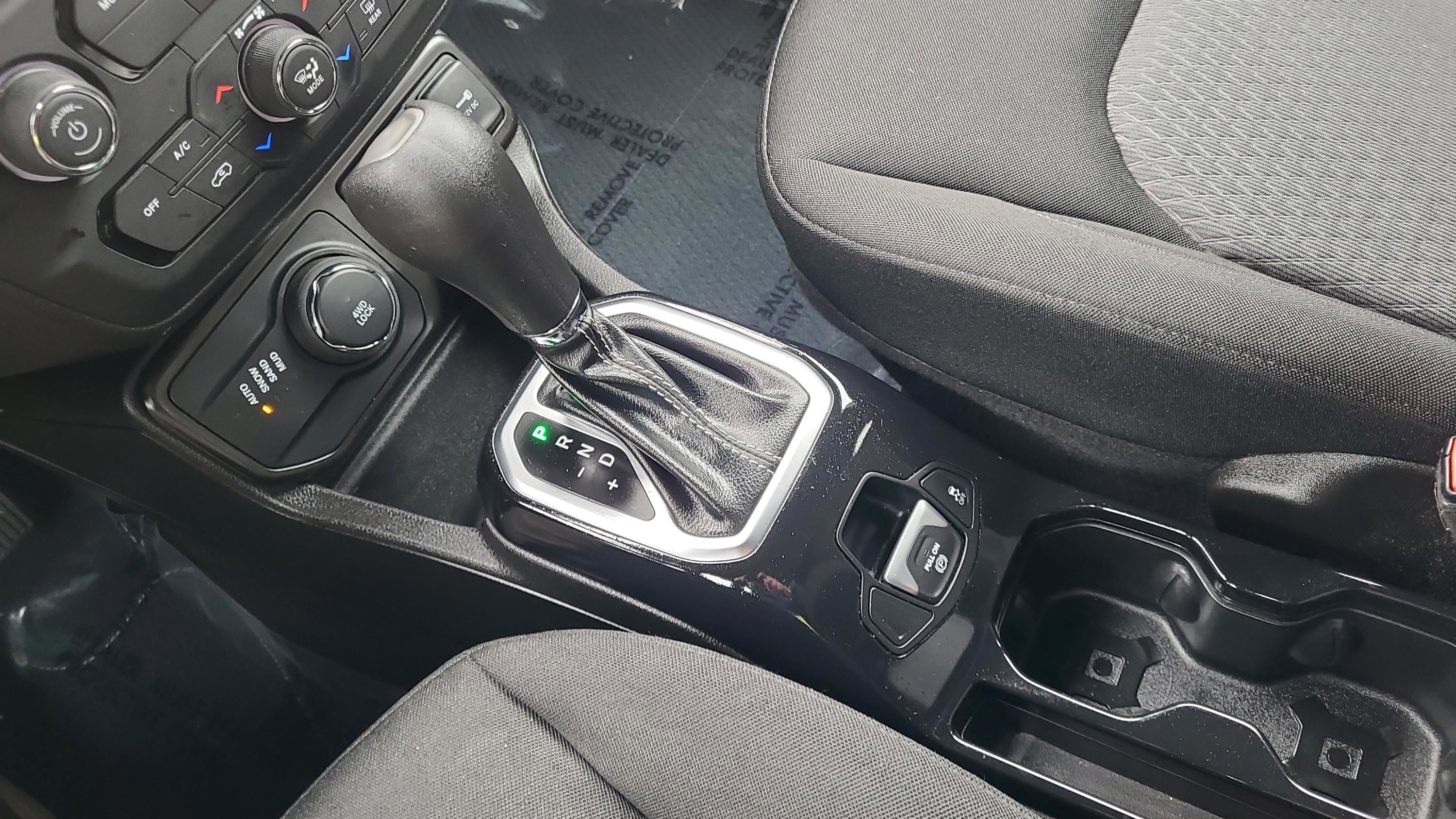 Used 2021 Jeep Renegade Latitude image 23