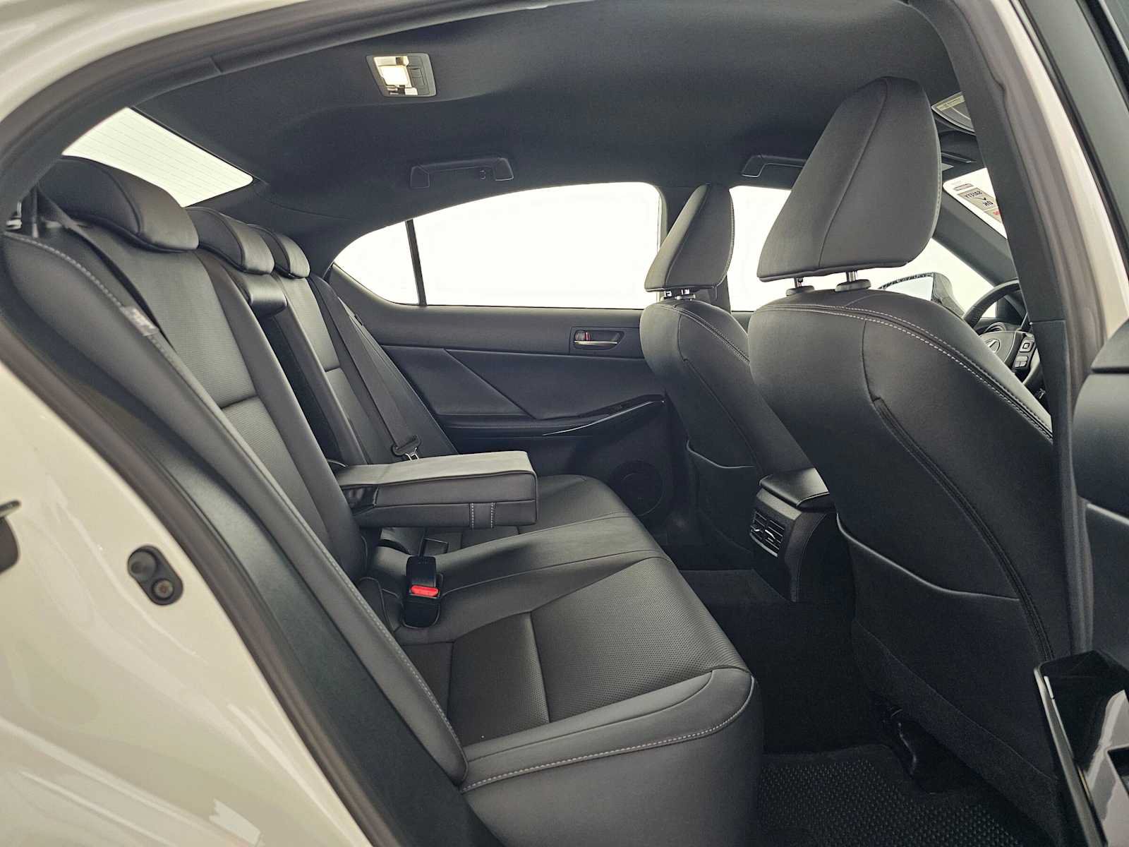 Certified 2025 Lexus IS 300 F Sport RWD image 12