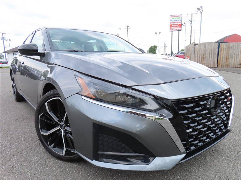 Used 2024 Nissan Altima 2.5 SR FWD image 2