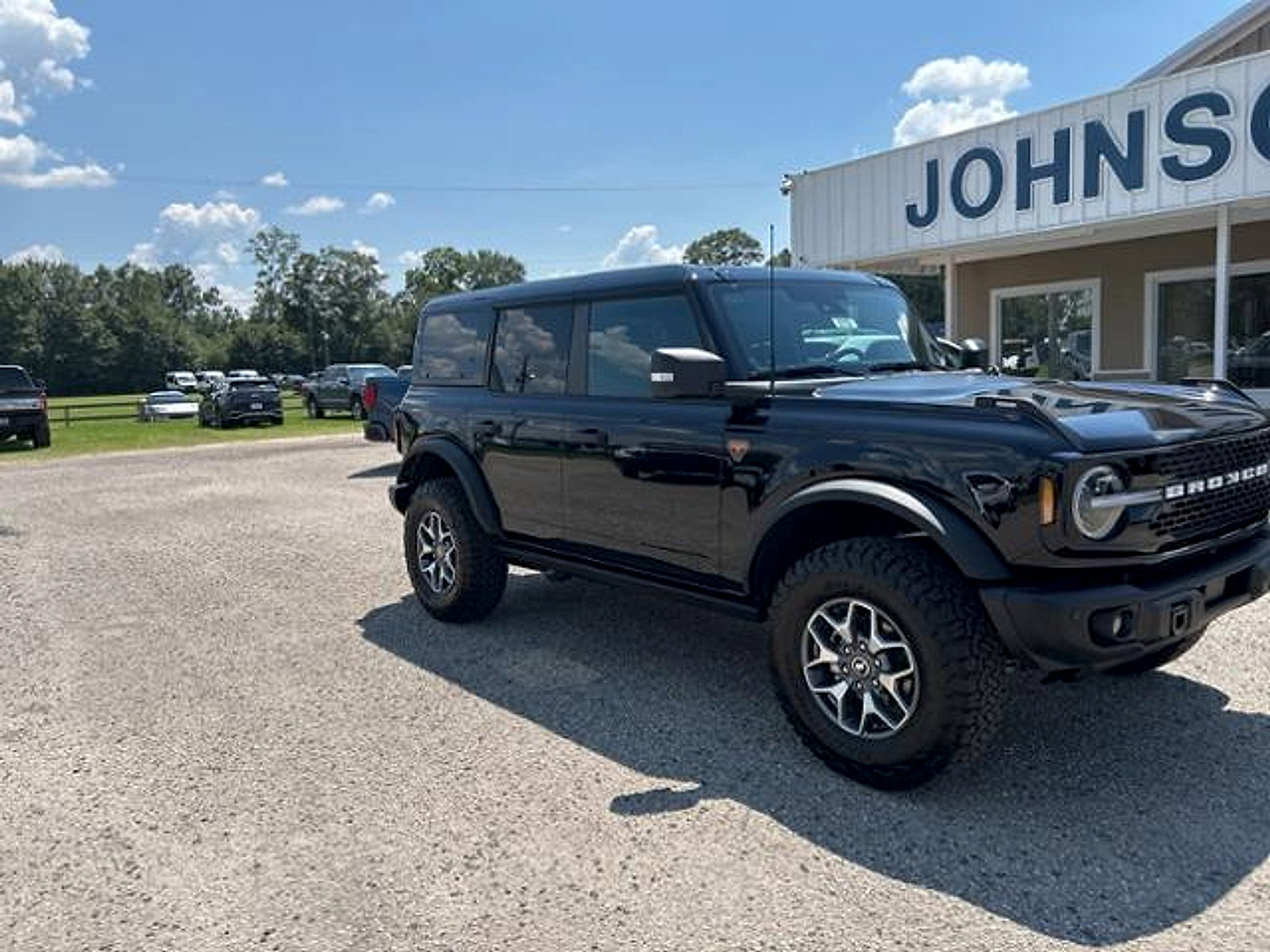 New 2025 Ford Bronco Badlands image 2