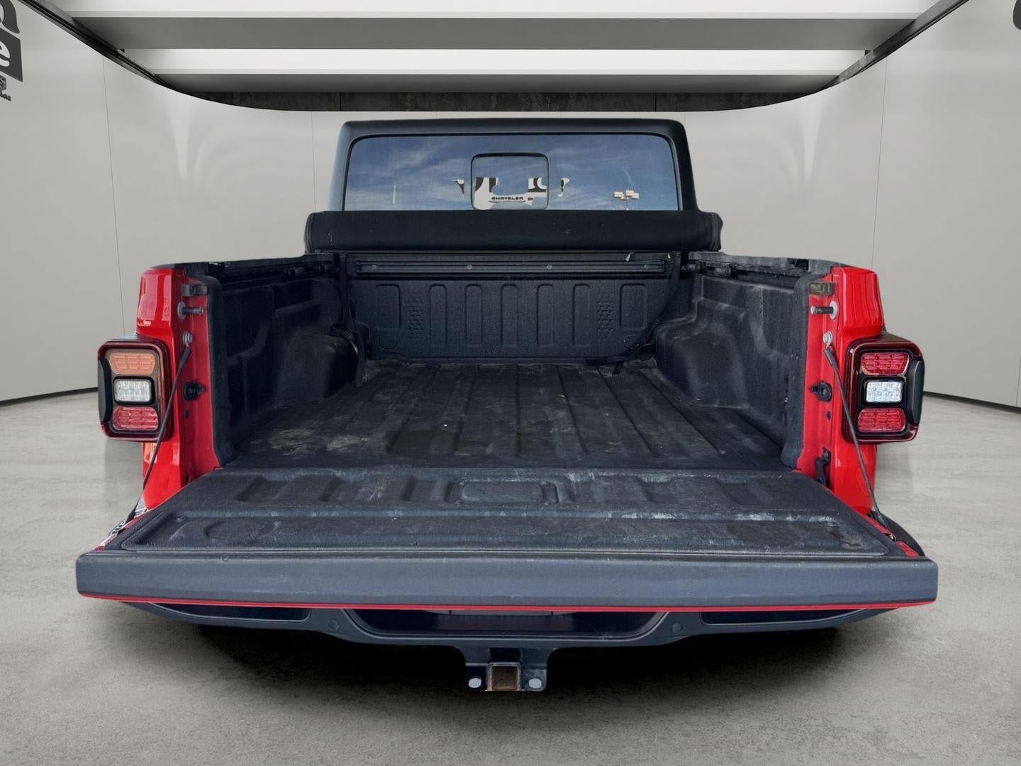 Used 2020 Jeep Gladiator Overland AWD/4WD image 6
