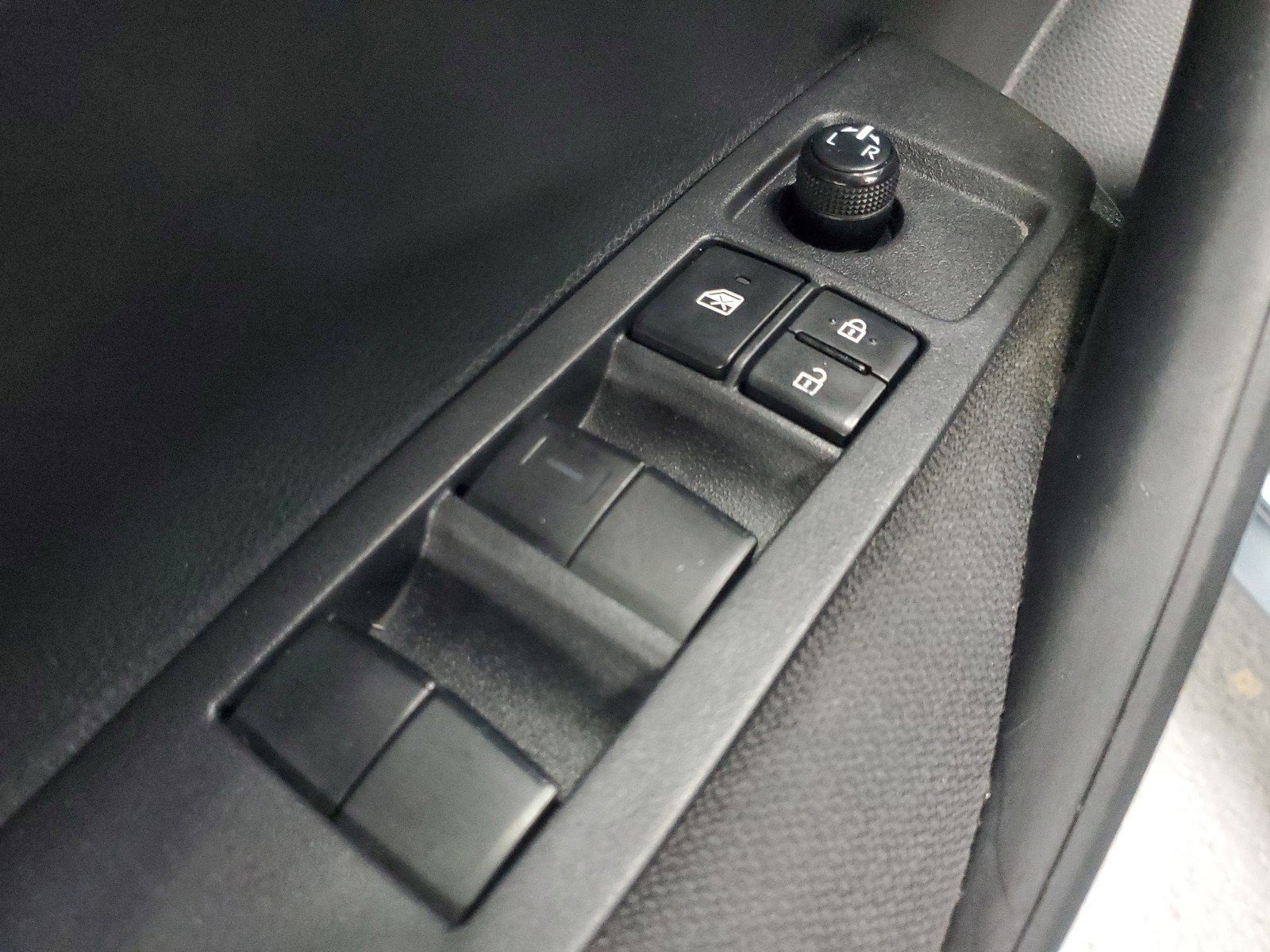 Used 2021 Toyota Corolla LE image 21