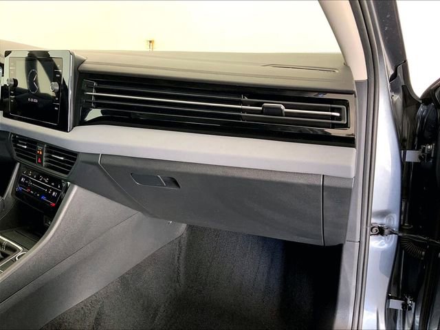 Used 2025 Volkswagen Jetta SE image 16