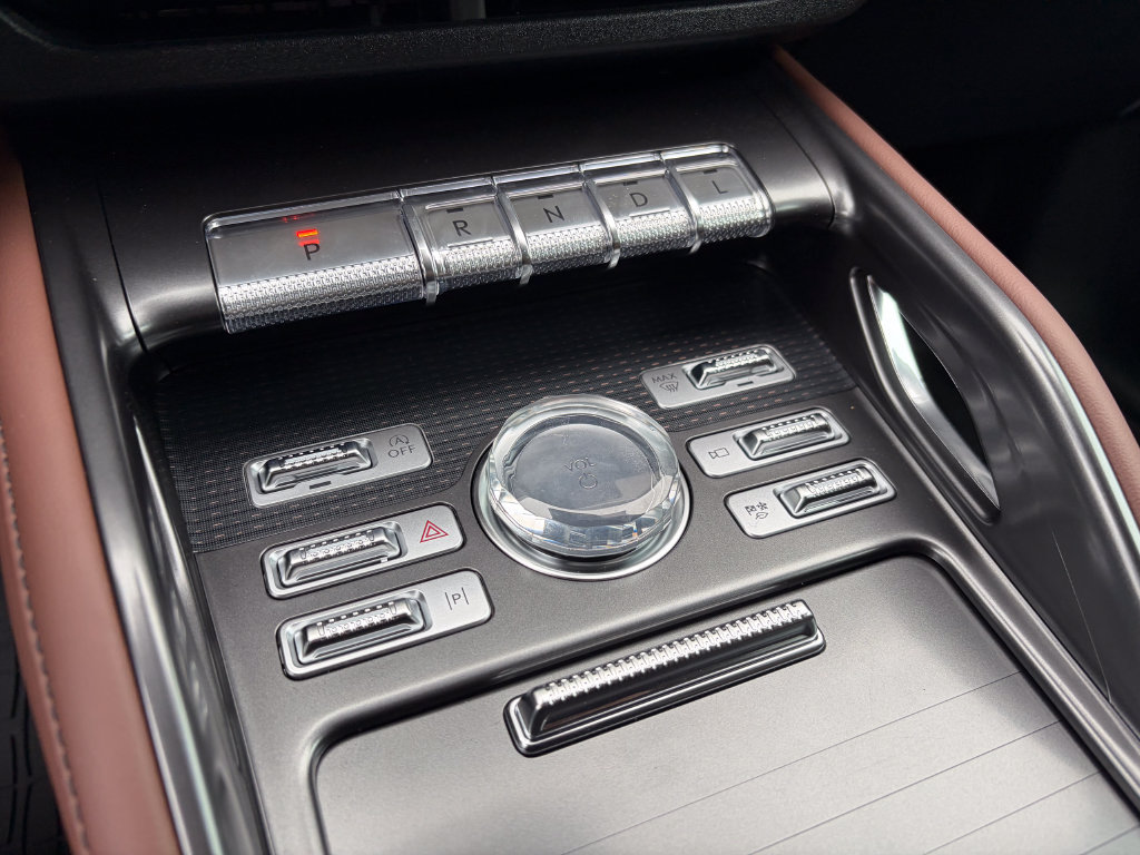 New 2026 Lincoln Nautilus Reserve w/ Jet Appearance Package AWD/4WD image 39