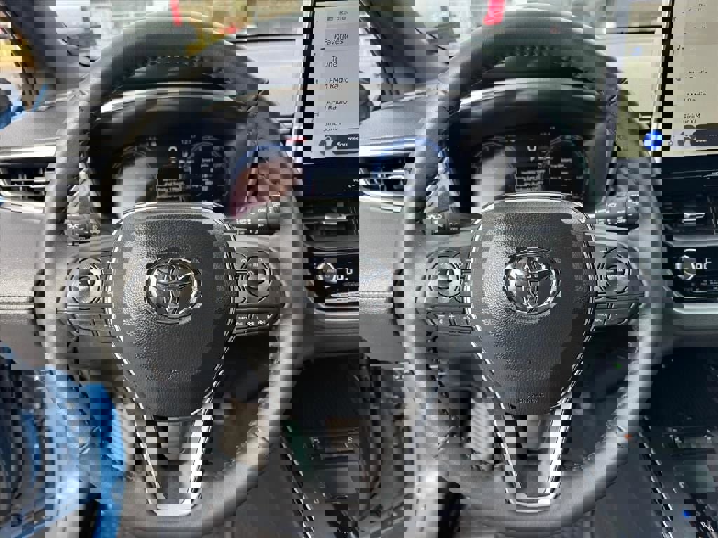 Used 2026 Toyota Corolla Cross XLE w/ Black Badges Package (TMS) image 20