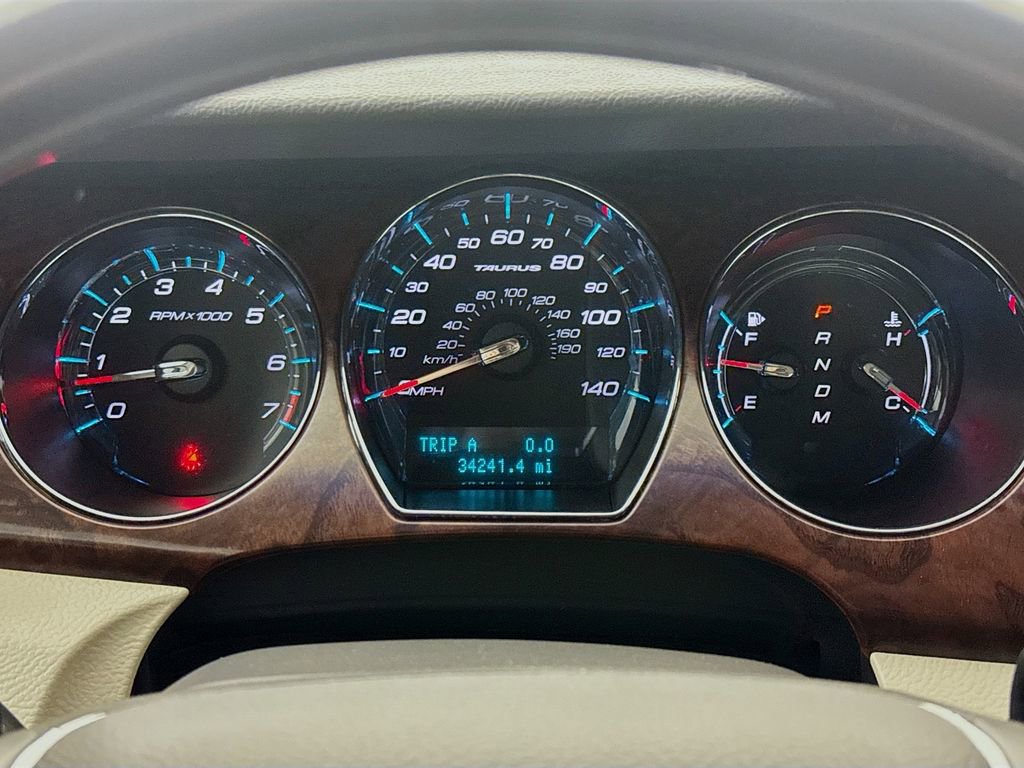 Used 2010 Ford Taurus Limited image 13