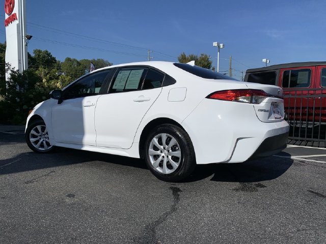 Used 2026 Toyota Corolla LE FWD image 6
