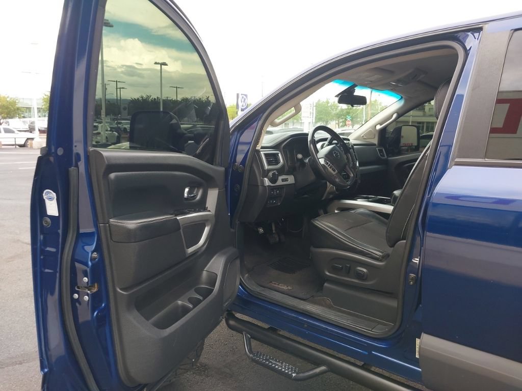 Used 2016 Nissan Titan PRO-4X AWD/4WD image 3