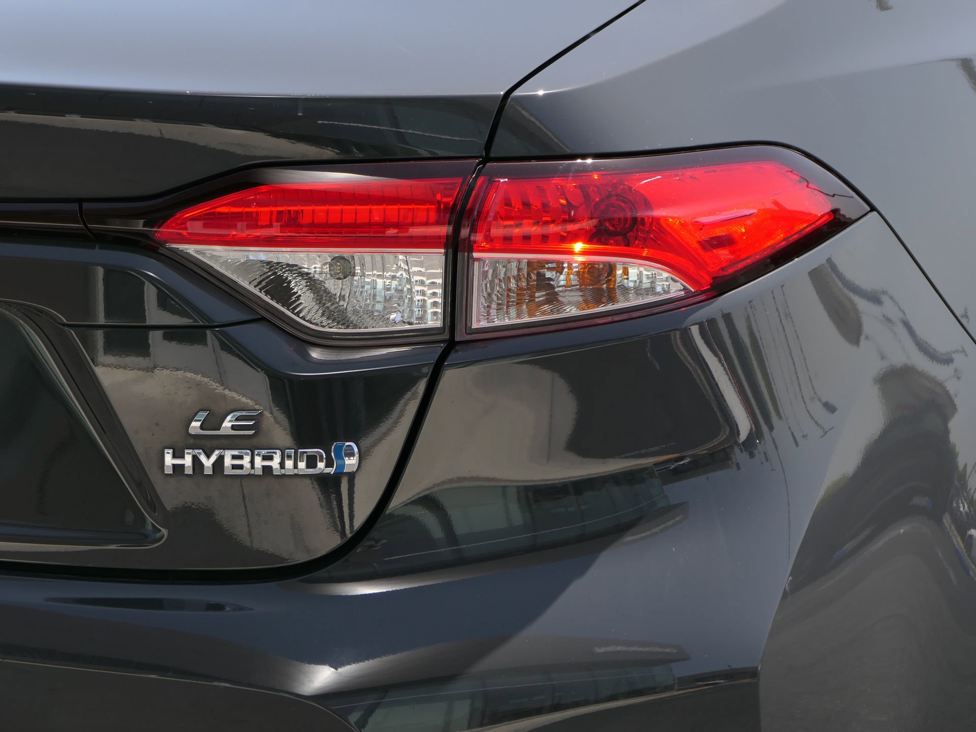 Used 2023 Toyota Corolla LE FWD image 4