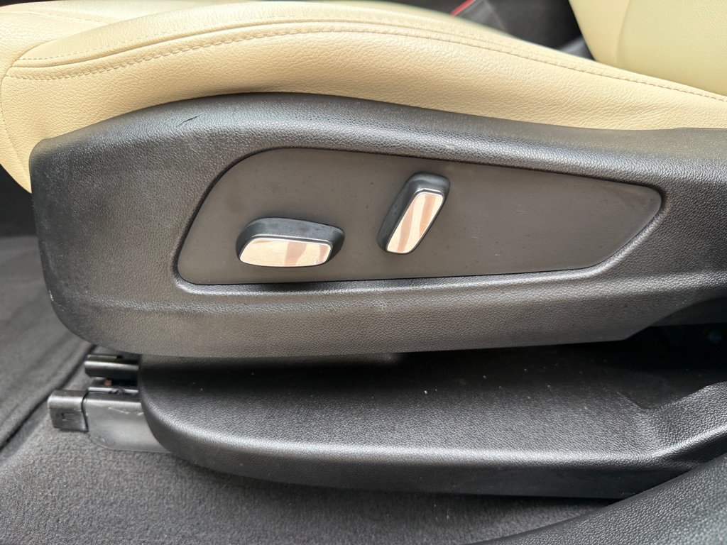 Used 2018 Cadillac XT5 FWD image 19
